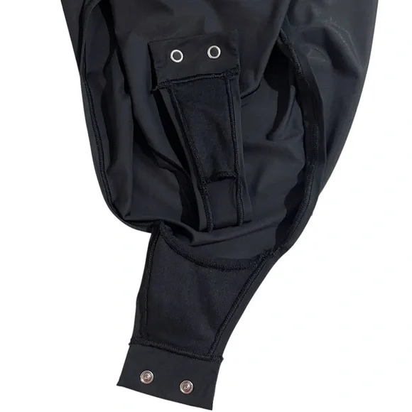 Skims Essential Long Sleeve Scoop Neck Black Size 4X Thong Lightweight Raw Cut - Picture 7 of 10